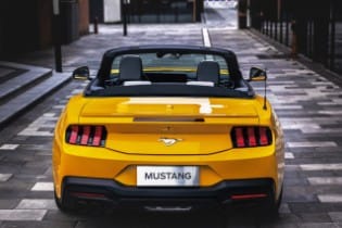 曜日黄全新福特Mustang®敞篷运动版